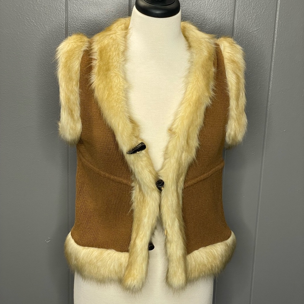 Carolina Colours vest. Size medium.